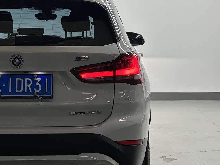 
								BMW X1 facelift sDrive25Li Leading Edition 2021 full									