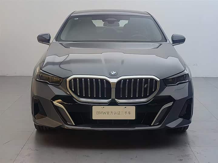 
								BMW i5 eDrive 35L M Sport Package 2024 full									