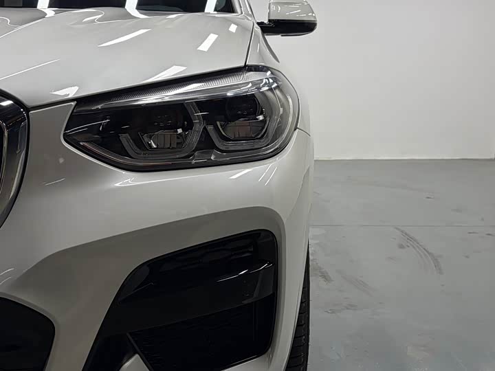 
								BMW X3 2020 xDrive30i Leading M Sport Package 2020 full									