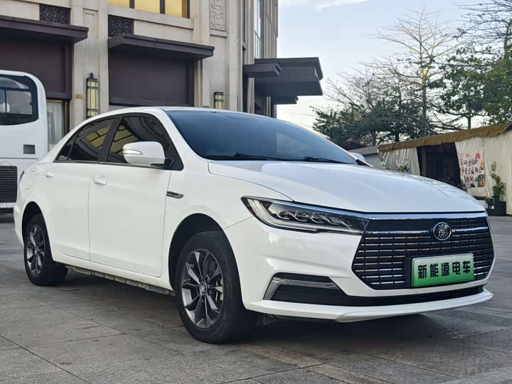 
								BYD Qin New Energy 2019 Travel Edition 2019 full									