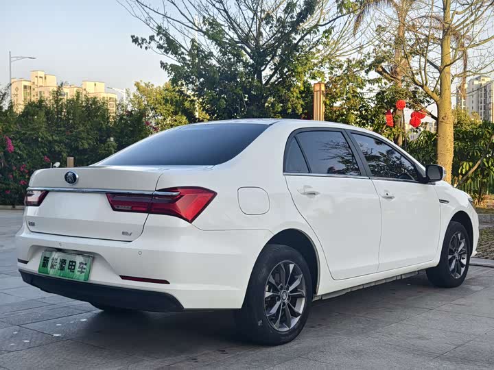 
								BYD Qin New Energy 2019 Travel Edition 2019 full									