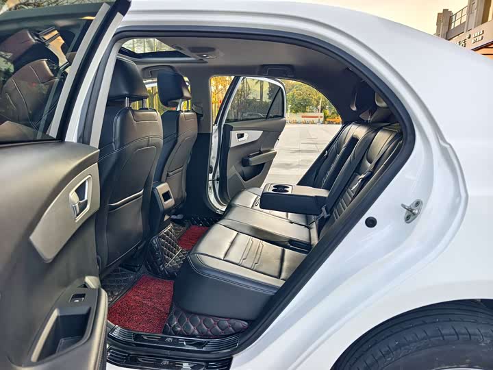 
								BYD Qin New Energy 2019 Travel Edition 2019 full									