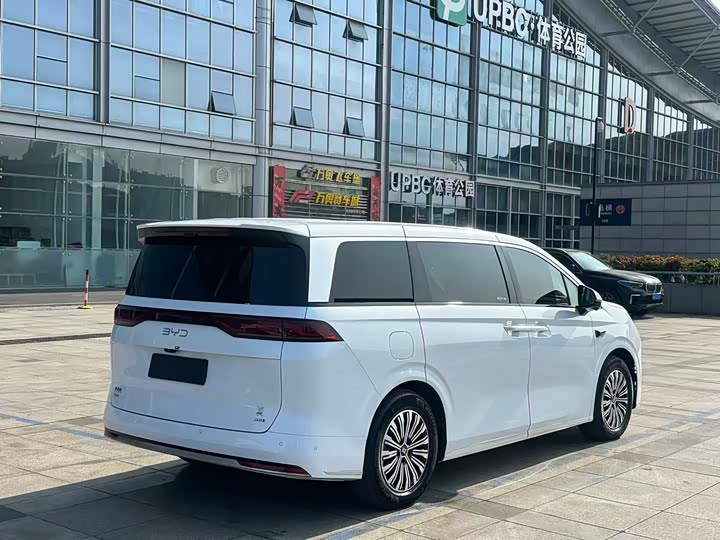 
								BYD Summer 2025 DM-i 1.5T 180km Excellent Edition 2025 full									
