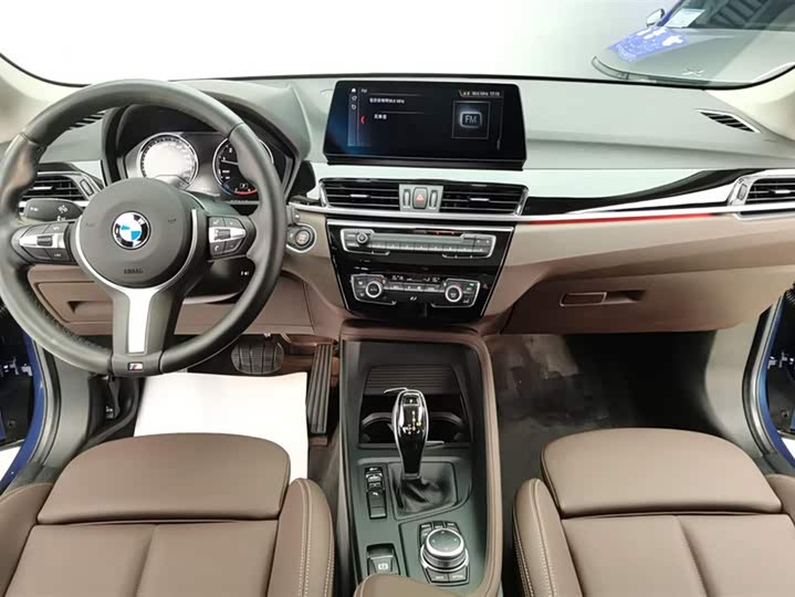 
								BMW X1 2022 sDrive25Li Leading Edition 2022 full									