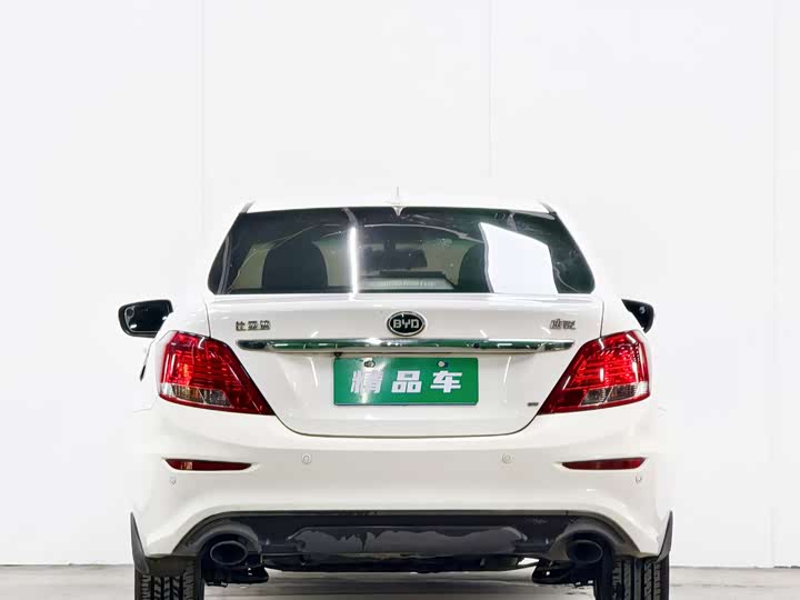 
								BYD Surui 1.5L Manual Deluxe Edition 2015 full									