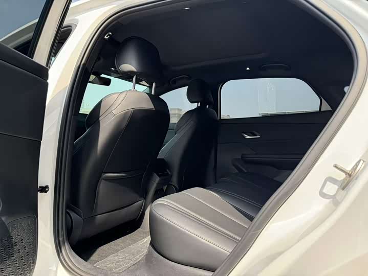 
								BYD BYD e7 2025 520 Smart Travel Edition 2025 full									