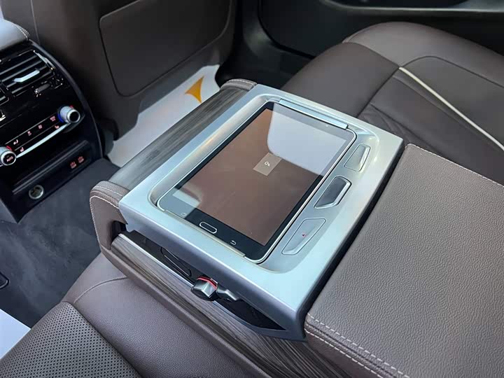 
								BMW 5 Series 530Li Luxury Package 2021 full									