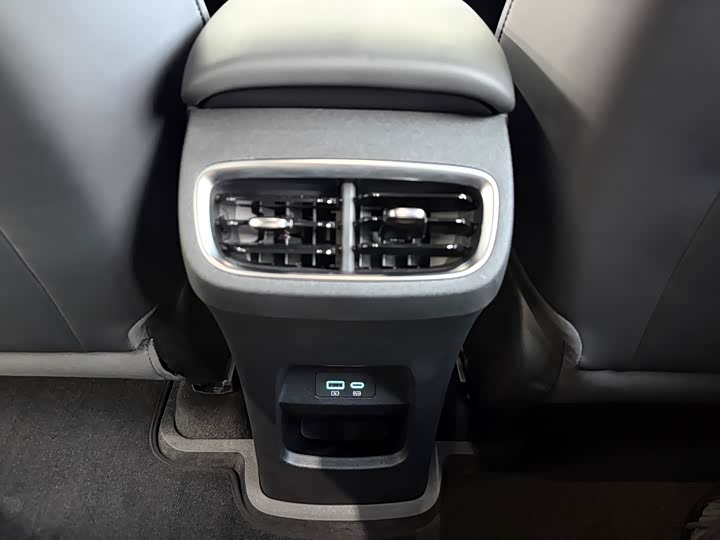 
								BYD Hiace 06 2025 EV 520 Navigator Edition 2025 full									