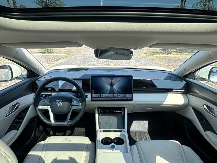 
								BYD Qin L 2025 EV 545KM Premium Edition 2025 full									