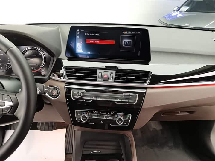 
								BMW X1 2022 sDrive25Li Leading Edition 2022 full									