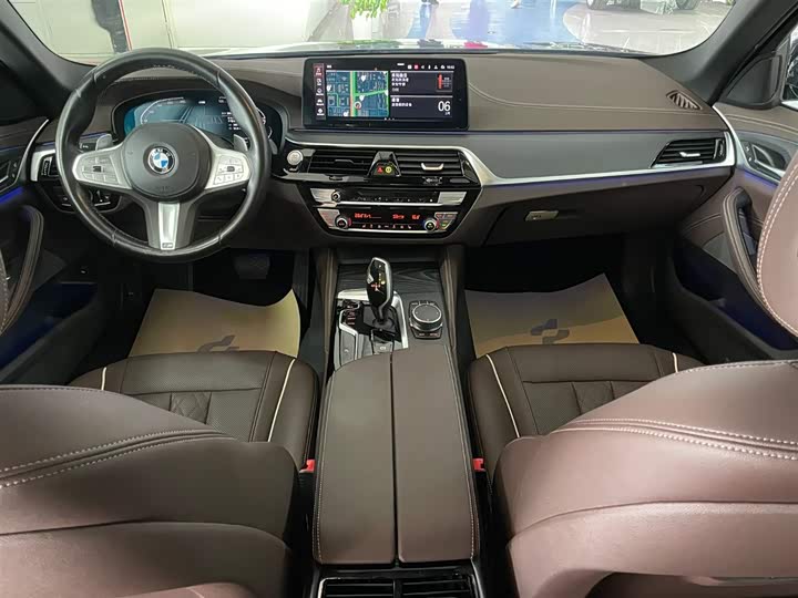 
								BMW 5 Series 530Li Leading M Sport Package 2023 full									