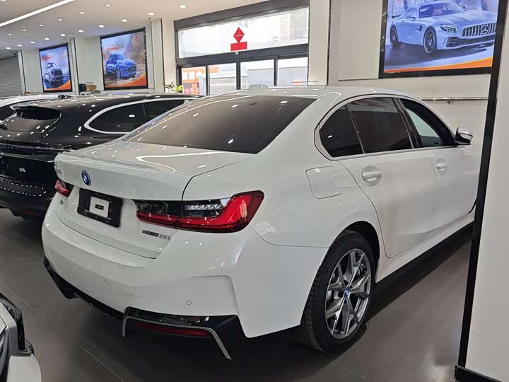 
								BMW i3 eDrive 35L 2024 full									