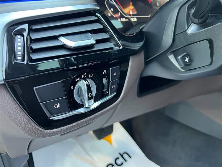 
								BMW 5 Series 530Li Luxury Package 2021 full									