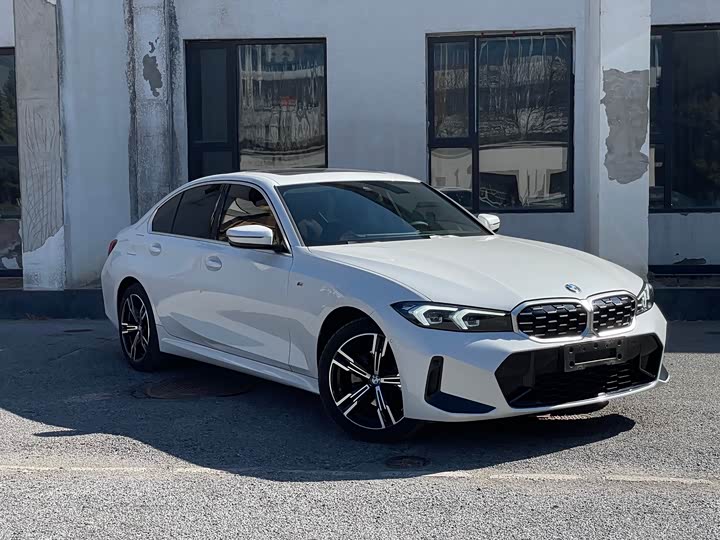 
								BMW 3 Series 325i M Sport Package 2023 full									