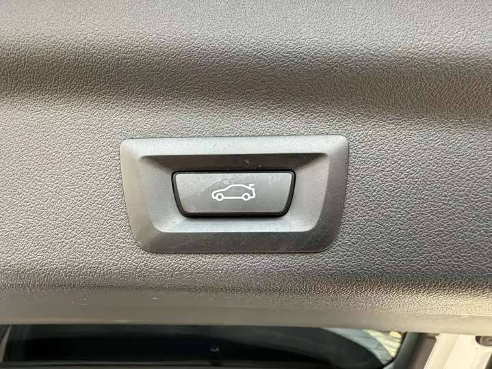 
								BMW X1 sDrive25Li X Design Package 2024 full									