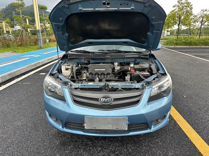 
								BYD L3 2015 Energy-Saving Edition 1.5L Automatic Comfort Model 2015 full									