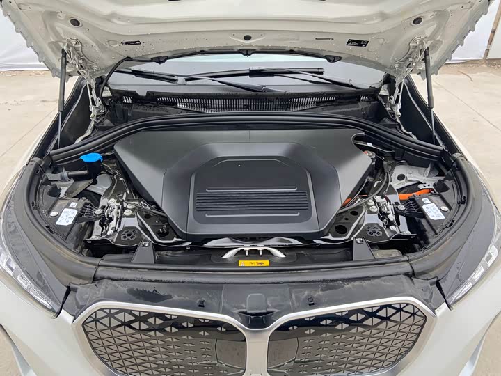 
								BMW iX1 eDrive25L M Sport Package 2025 full									