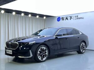 BMW 5 Series 530Li Leading Luxury Package 2025