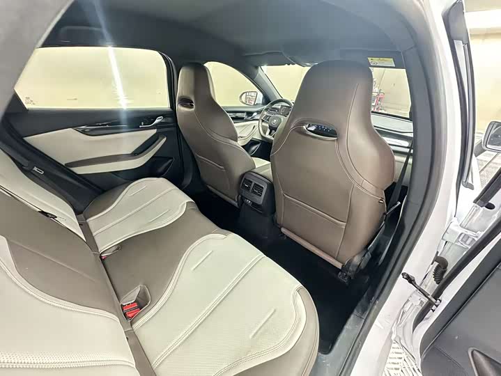 
								BYD Qin PLUS 2024 Glory Edition DM-i 55KM Leading Model 2024 full									