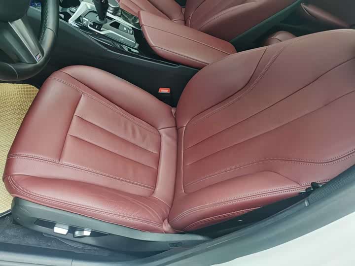 
								BMW 5 Series 530Li Leading M Sport Package 2020 full									