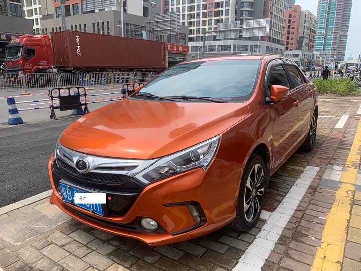 
								BYD Qin New Energy 2015 1.5T Dual Crown Flagship Plus Edition 2015 full									