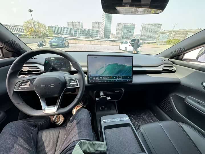 
								BYD BYD e7 2025 520 Smart Travel Edition 2025 full									