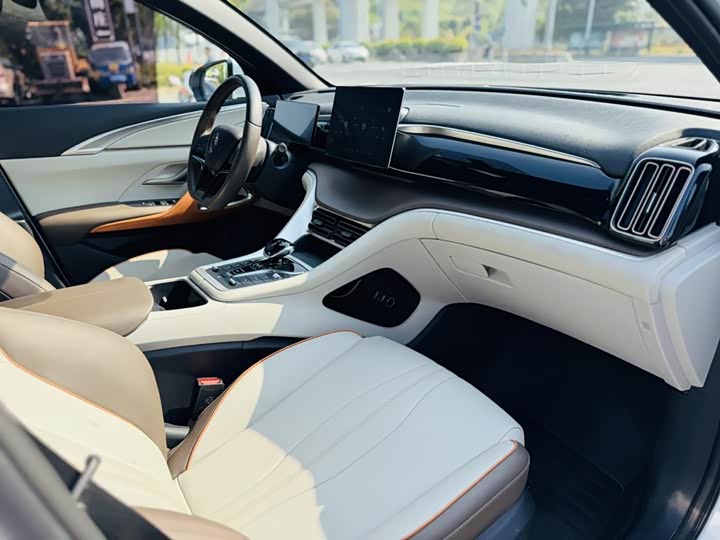 
								BYD Song Pro New Energy 2022 DM-i 51km Luxury Edition 2022 full									