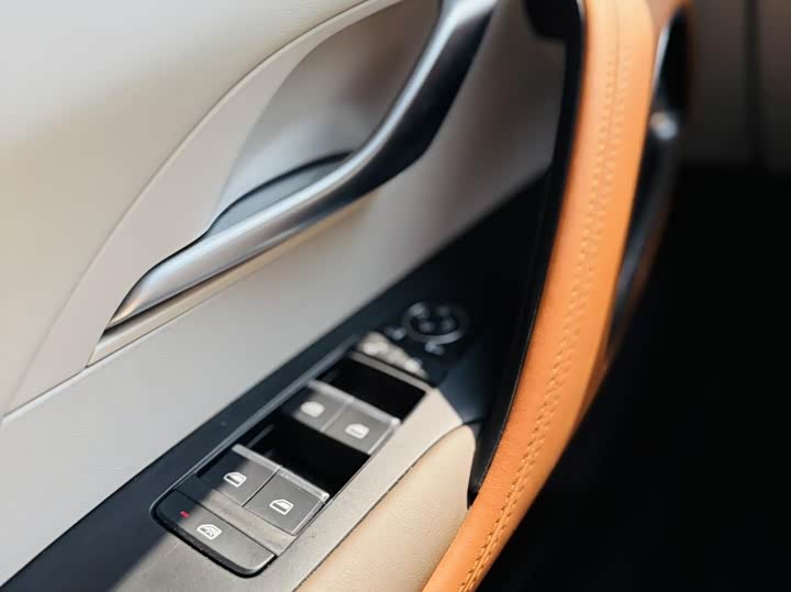 
								BYD Song Pro New Energy 2022 DM-i 51km Luxury Edition 2022 full									