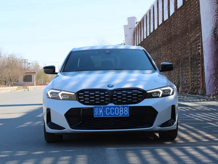 
								BMW 3 Series 325i M Sport Shadow Edition 2024 full									