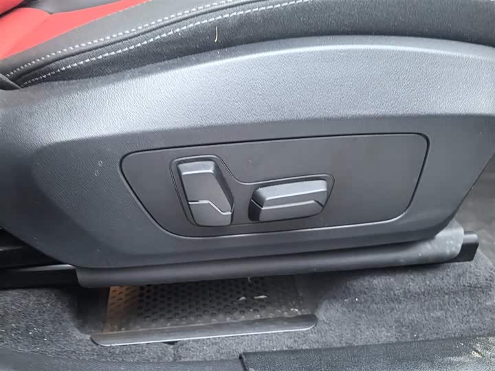 
								BMW X1 xDrive25Li X Design Package 2023 full									